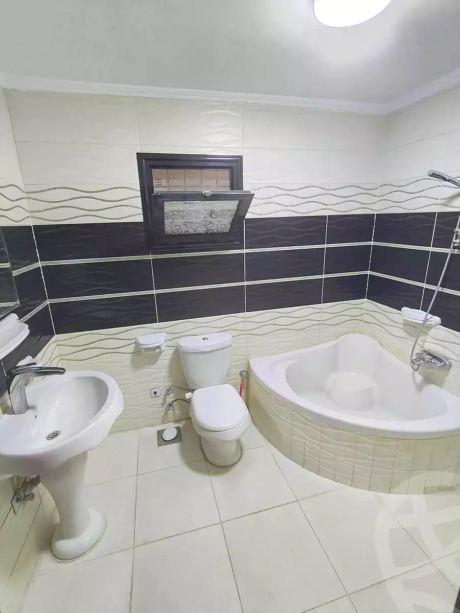 https://aqarmap.com.eg/ar/listing/7339270-for-sale-alexandria-ganaklis