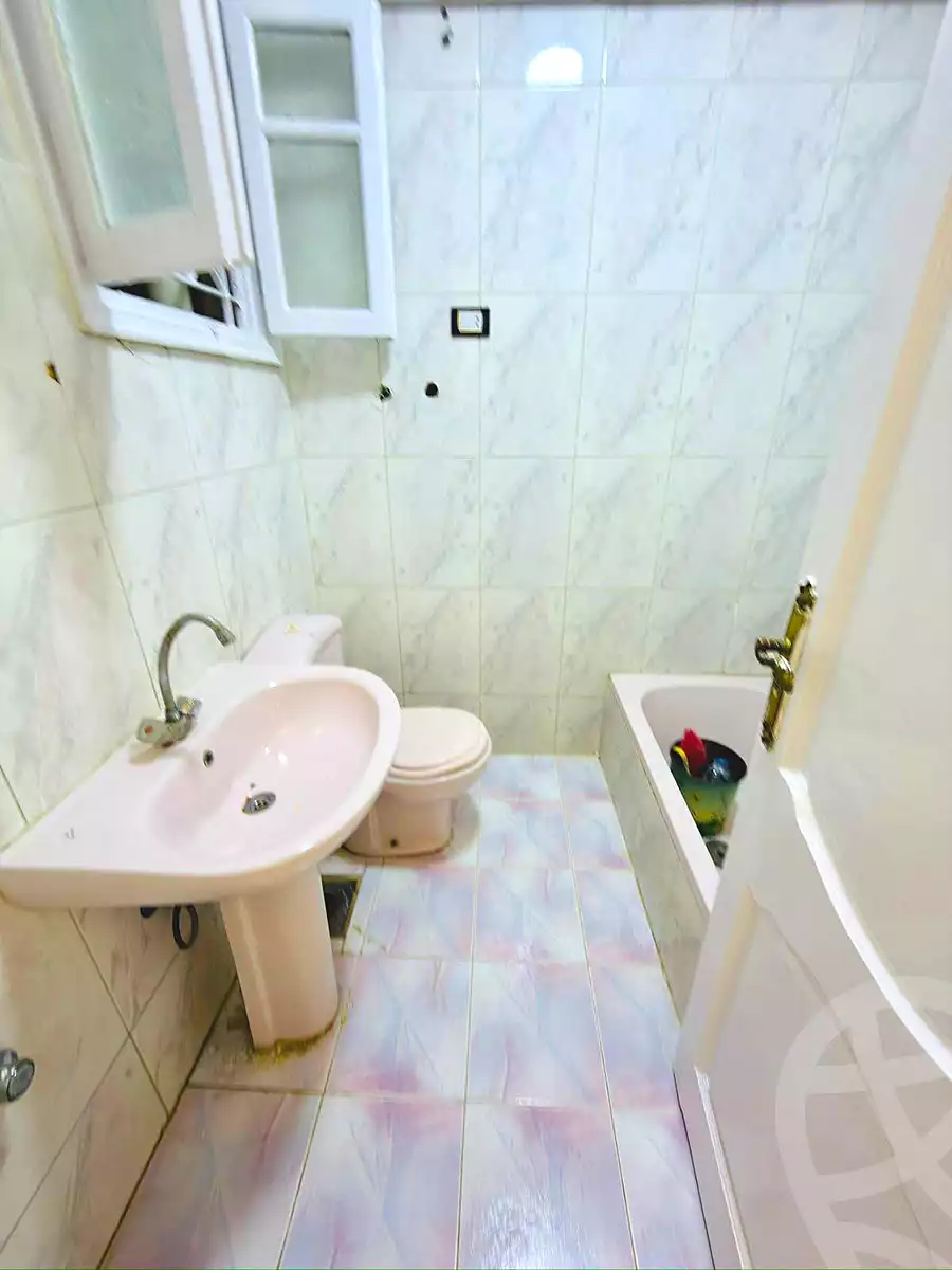 https://aqarmap.com.eg/ar/listing/7339830-for-sale-alexandria-al-agamy-shataa-el-nakheel-street-65