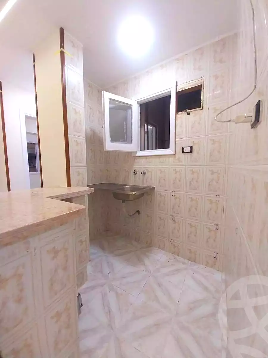 https://aqarmap.com.eg/ar/listing/7340018-for-sale-alexandria-al-agamy-el-kilo-21
