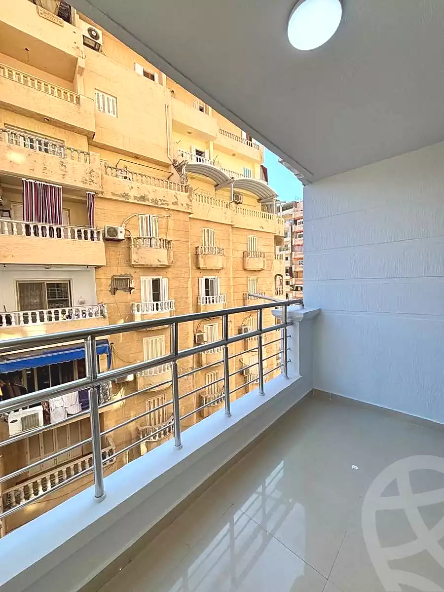 https://aqarmap.com.eg/ar/listing/7341986-for-sale-alexandria-sydy-bshr-sydy-bshr-bhry-shr-mhmwd-l-yswy