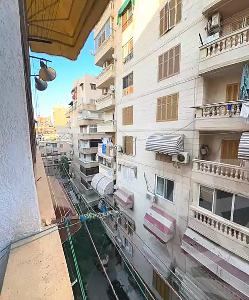https://aqarmap.com.eg/ar/listing/7343004-for-sale-alexandria-kafr-abdo