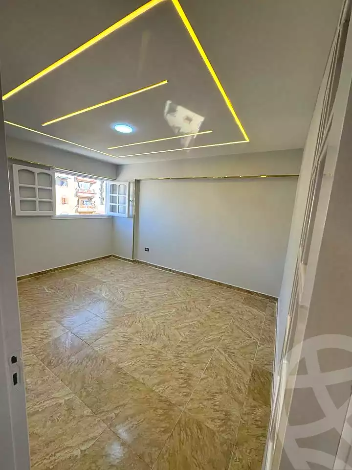 https://aqarmap.com.eg/ar/listing/7343296-for-sale-alexandria-el-asafra-shr-45