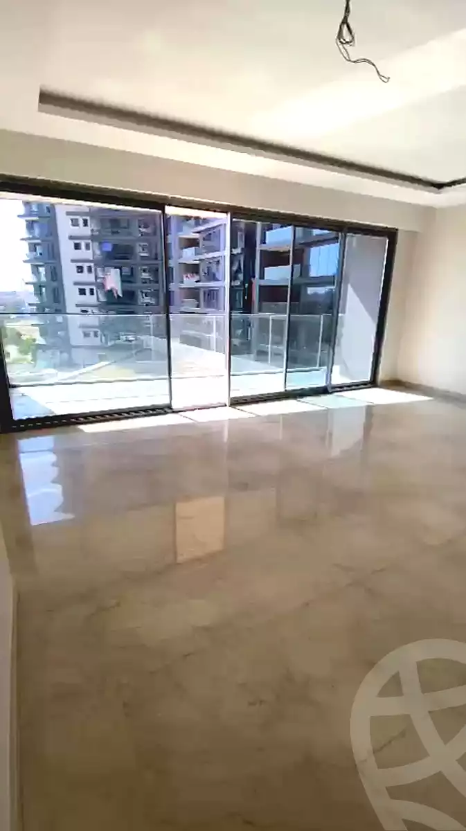 https://aqarmap.com.eg/ar/listing/7343891-for-sale-cairo-el-sheikh-zayed-city-compounds-zyd-wr-llttwyr-z-tower