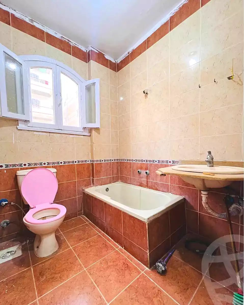 https://aqarmap.com.eg/en/listing/7345774-for-sale-alexandria-al-agamy-shataa-el-nakheel