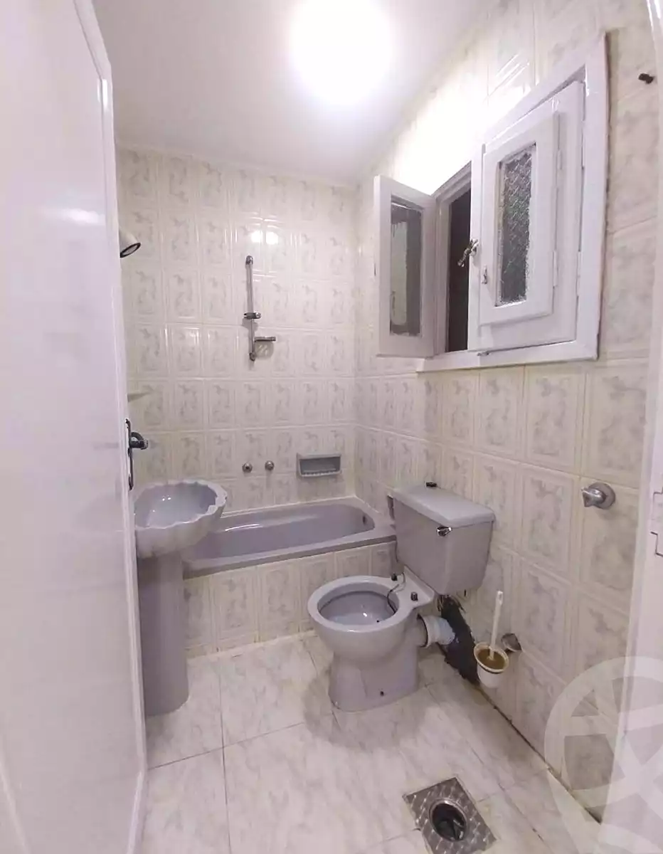 https://aqarmap.com.eg/en/listing/7348401-for-sale-alexandria-al-agamy-shataa-el-nakheel