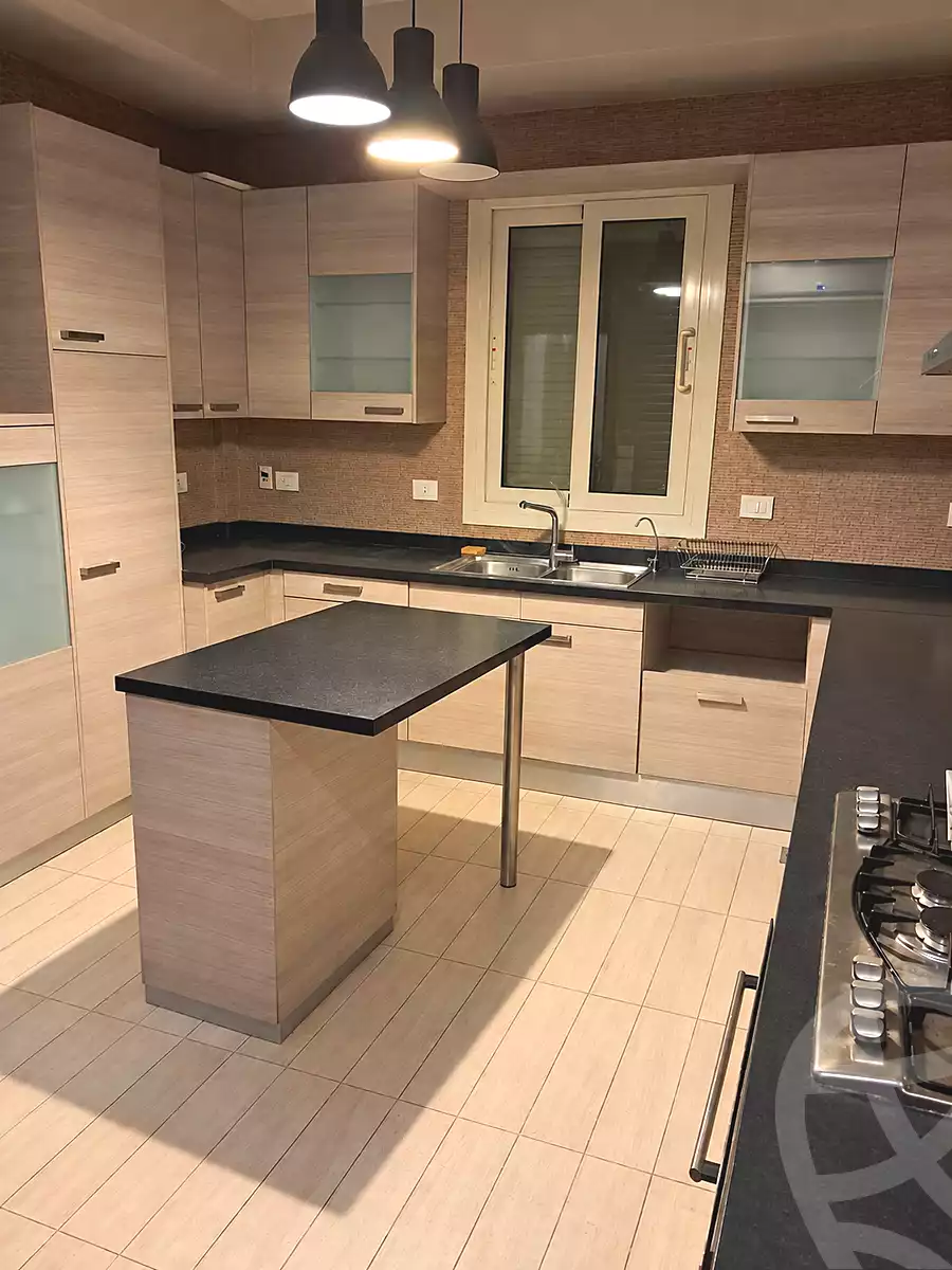 https://aqarmap.com.eg/en/listing/7348714-for-sale-cairo-el-sheikh-zayed-city-compounds-royal-city