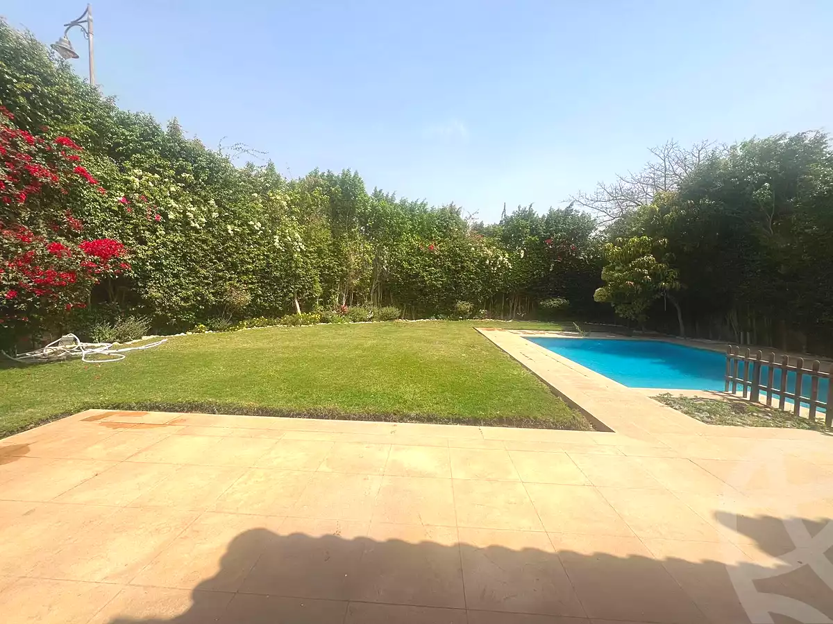 https://aqarmap.com.eg/en/listing/7348714-for-sale-cairo-el-sheikh-zayed-city-compounds-royal-city