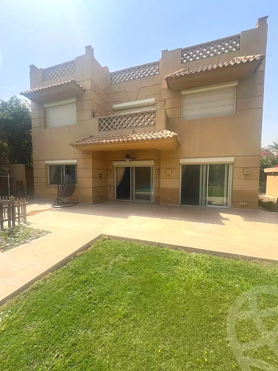 https://aqarmap.com.eg/en/listing/7348714-for-sale-cairo-el-sheikh-zayed-city-compounds-royal-city