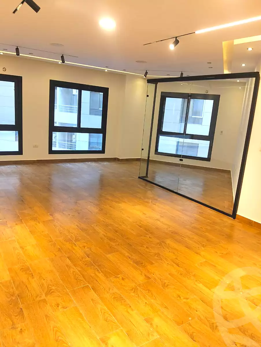 https://aqarmap.com.eg/ar/listing/7349423-for-rent-cairo-el-maadi-compounds-rayhanah-plaza