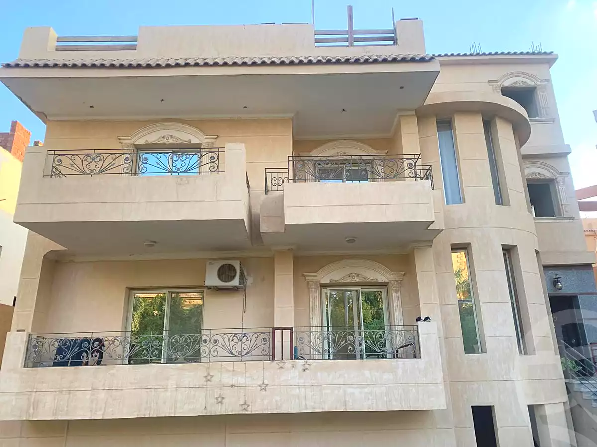https://aqarmap.com.eg/en/listing/7351349-for-sale-cairo-new-cairo-sharq-el-akadamiya-sayed-makkawi-st