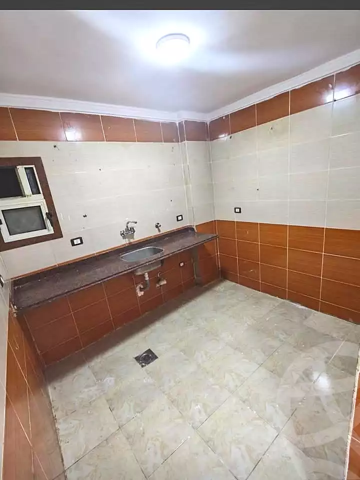 https://aqarmap.com.eg/ar/listing/7351543-for-sale-alexandria-al-agamy-el-hanouvel-radwan-st