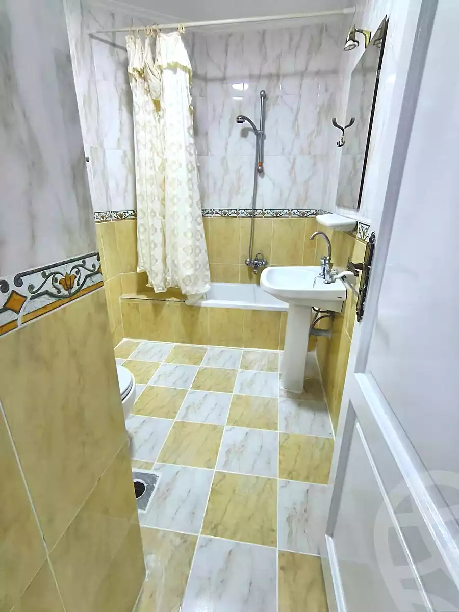 https://aqarmap.com.eg/ar/listing/7352094-for-sale-alexandria-al-agamy-shataa-el-nakheel
