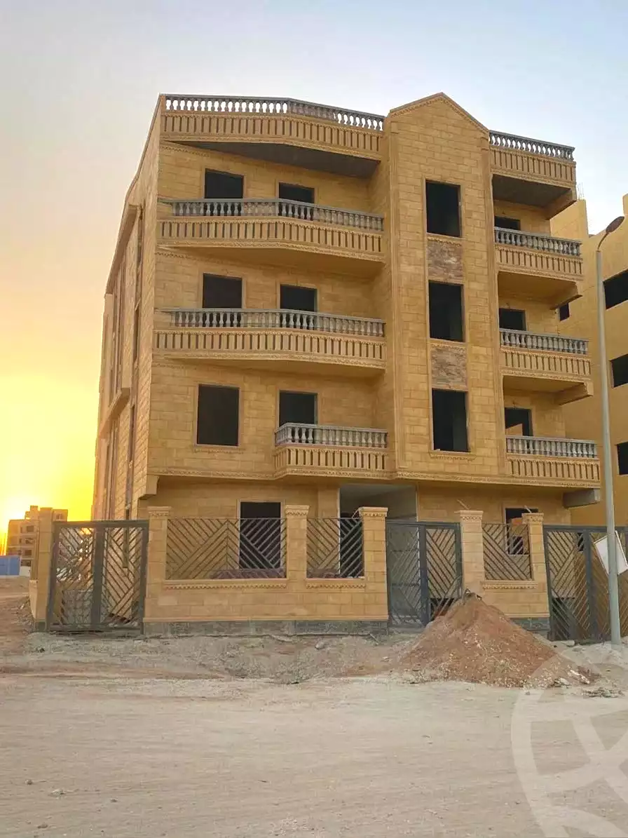 https://aqarmap.com.eg/en/listing/7352978-for-sale-cairo-6th-of-october-hadaeq-october-golden-square