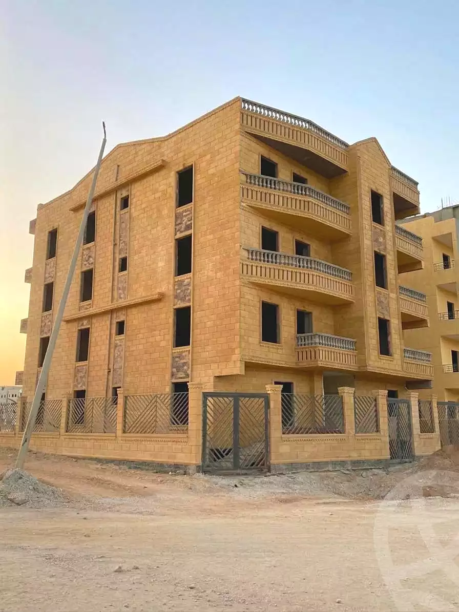 https://aqarmap.com.eg/en/listing/7352978-for-sale-cairo-6th-of-october-hadaeq-october-golden-square