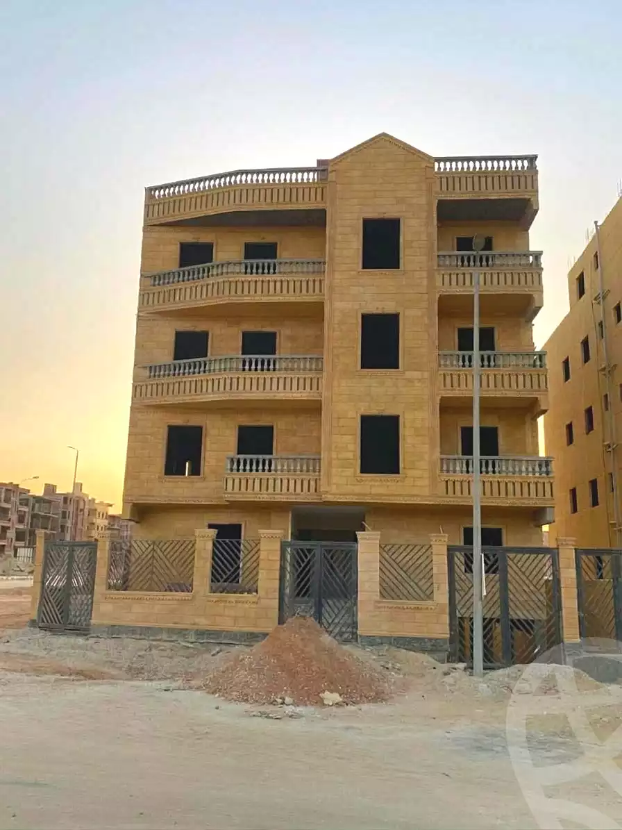 https://aqarmap.com.eg/en/listing/7352978-for-sale-cairo-6th-of-october-hadaeq-october-golden-square