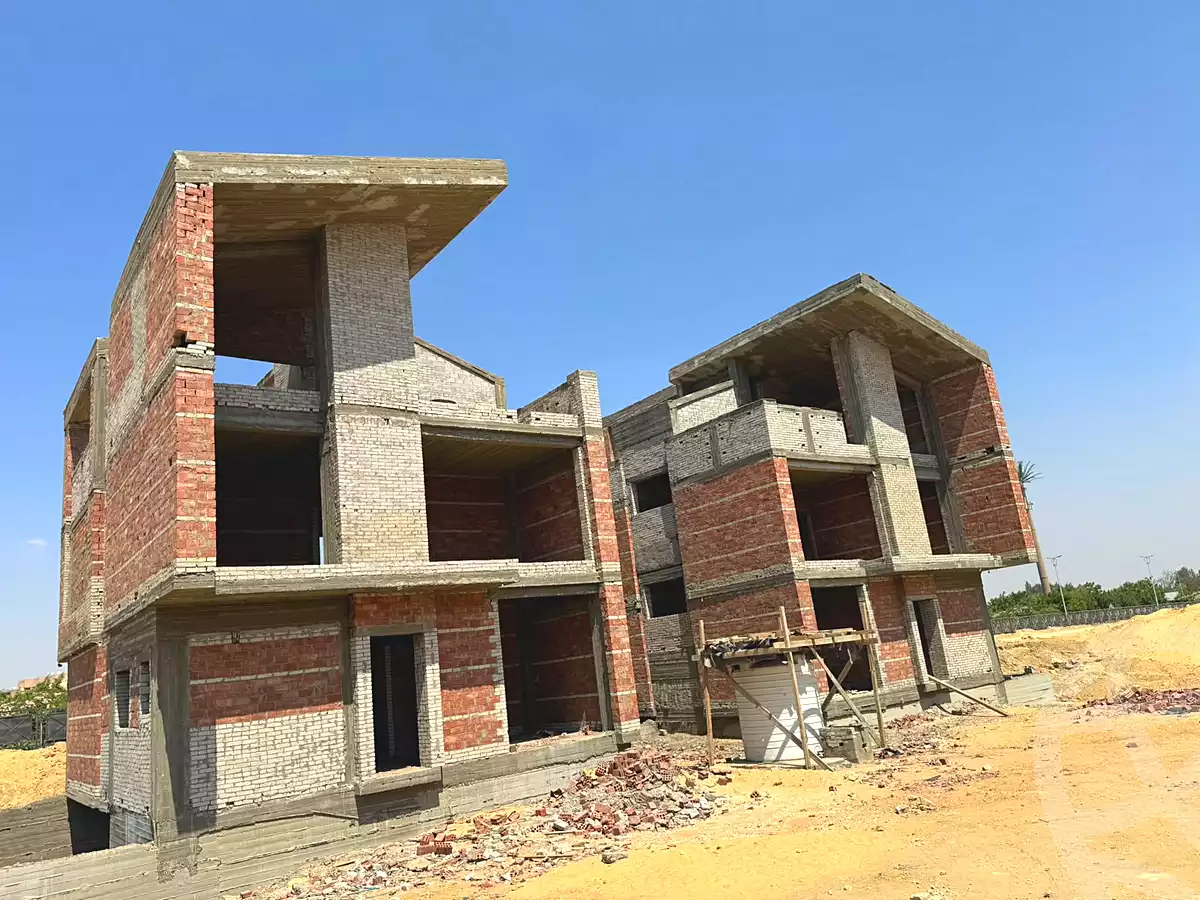 https://aqarmap.com.eg/en/listing/7353215-for-sale-cairo-al-oubour-compounds-wrw-f-myn