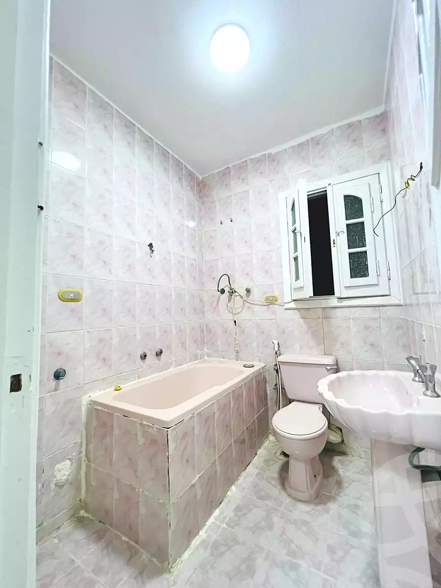 https://aqarmap.com.eg/en/listing/7353526-for-sale-alexandria-al-agamy-shataa-el-nakheel