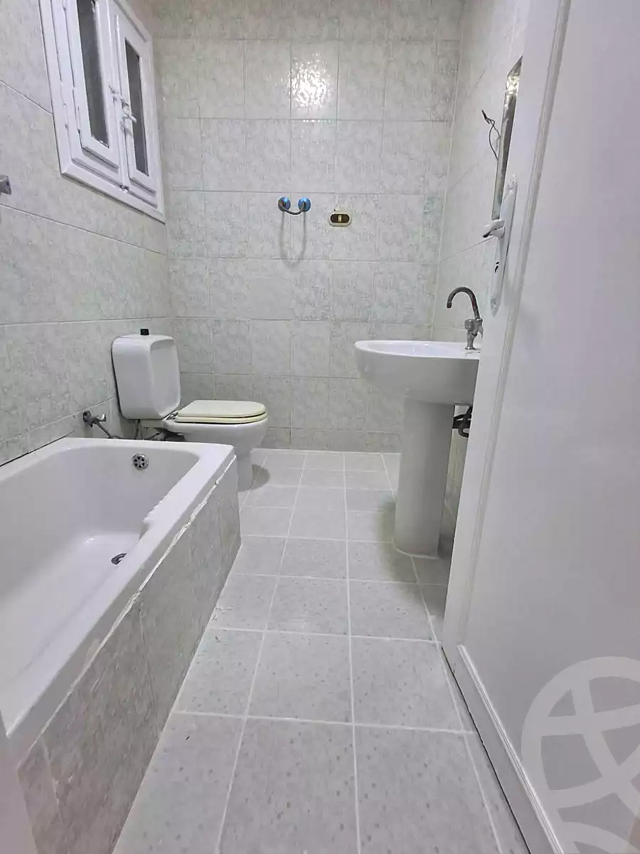 https://aqarmap.com.eg/en/listing/7353747-for-sale-alexandria-al-agamy-shataa-el-nakheel