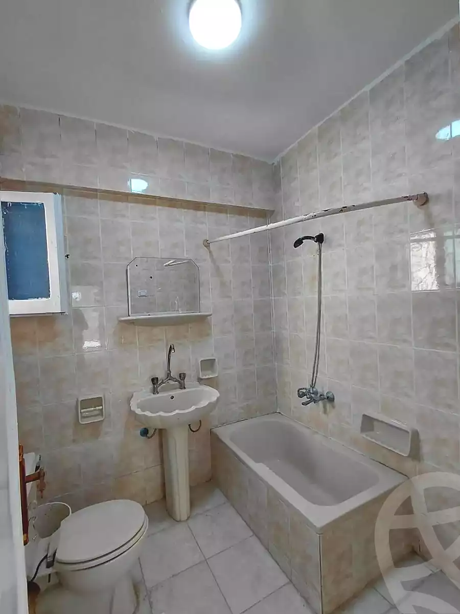 https://aqarmap.com.eg/ar/listing/7356644-for-sale-alexandria-al-agamy-lbytsh-shahr-al-assal-st