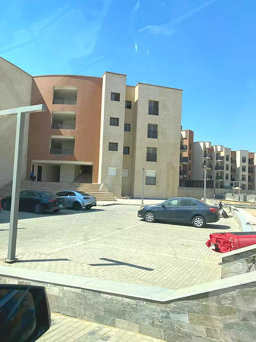 https://aqarmap.com.eg/en/listing/7356963-for-sale-cairo-6th-of-october-compounds-nyoum-october-arab-developmentt