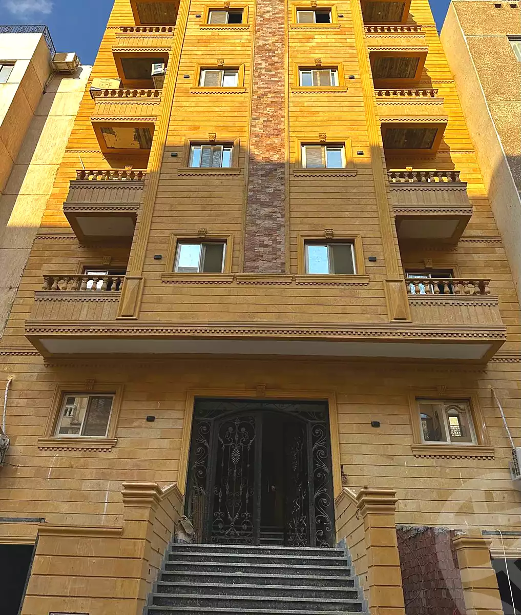 https://aqarmap.com.eg/en/listing/7356969-for-sale-cairo-6th-of-october-el-ahyaa-neighborhood-2nd-divided-from-al-kafrawei-st