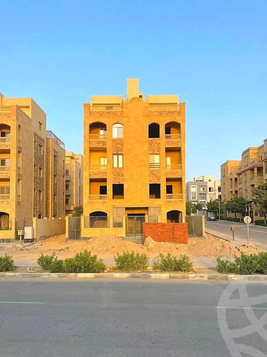 https://aqarmap.com.eg/en/listing/7358262-for-sale-cairo-6th-of-october-hadaeq-october-golden-square