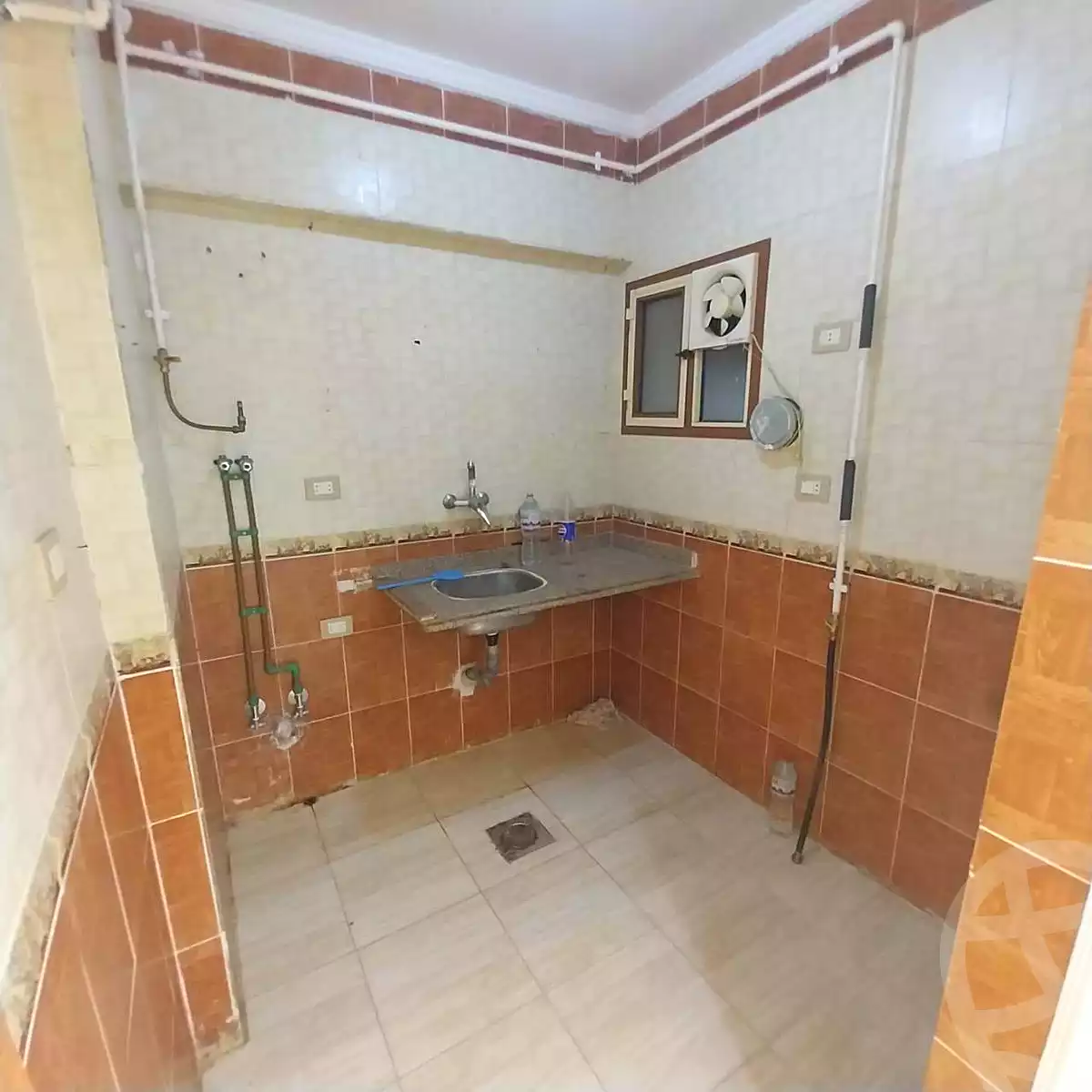 https://aqarmap.com.eg/ar/listing/7358476-for-sale-alexandria-al-agamy-lbytsh-shahr-al-assal-st