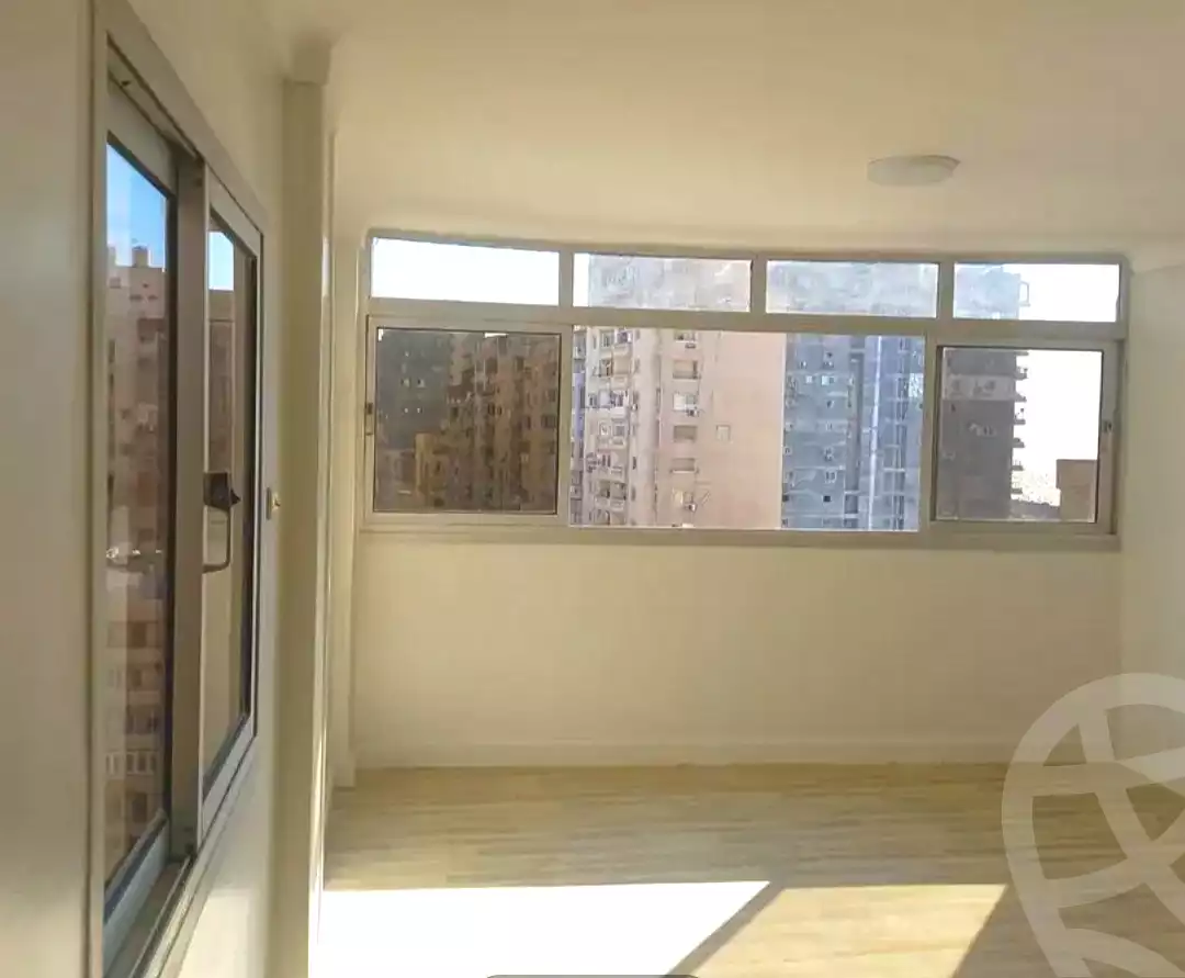https://aqarmap.com.eg/ar/listing/7358638-for-sale-alexandria-sydy-bshr-sydy-bshr-bhry