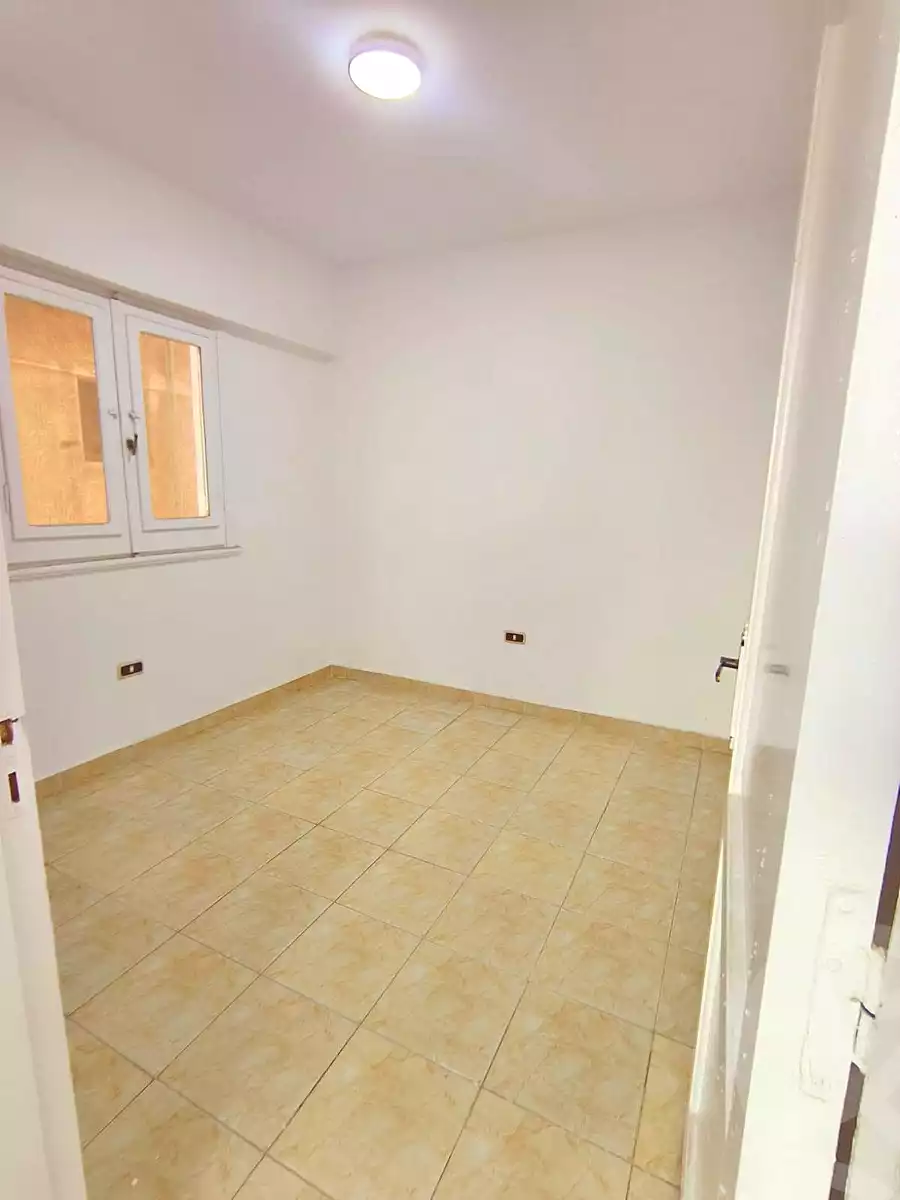 https://aqarmap.com.eg/ar/listing/7361377-for-sale-alexandria-al-agamy-shataa-el-nakheel