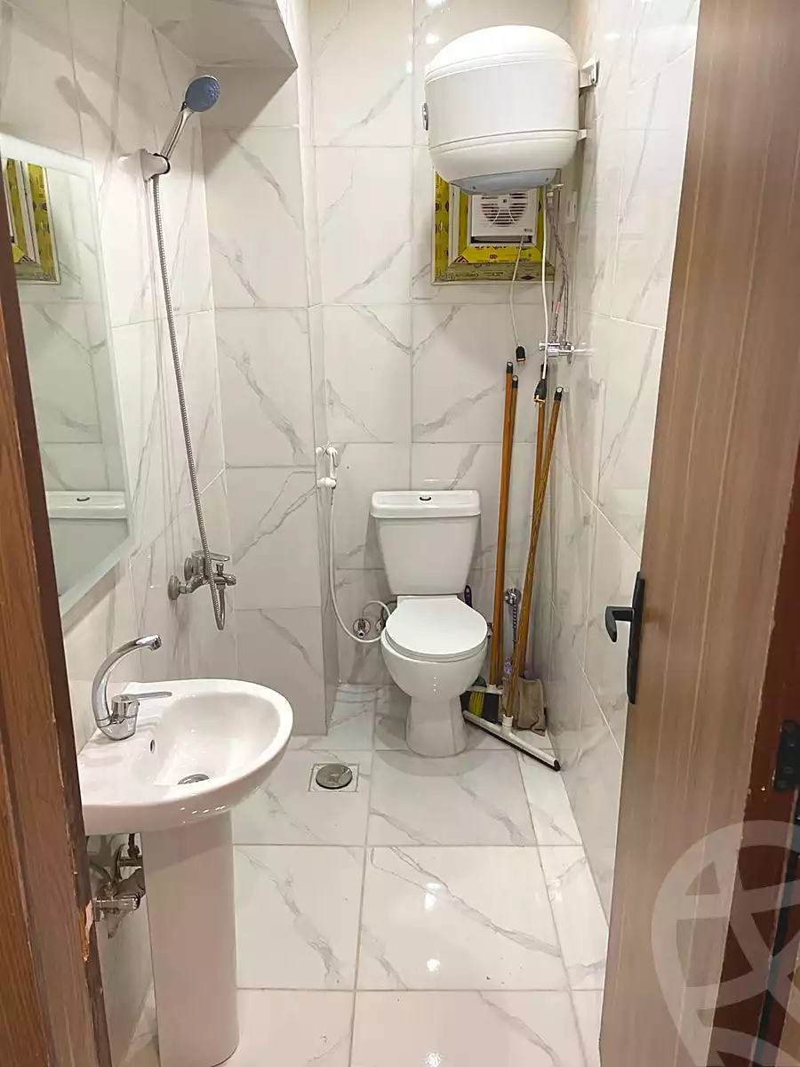 https://aqarmap.com.eg/en/listing/7361516-for-sale-cairo-6th-of-october-el-ahyaa-neighborhood-2nd-divided-from-al-kafrawei-st