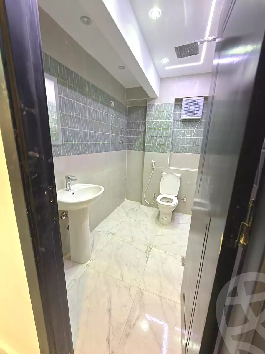 https://aqarmap.com.eg/ar/listing/7362160-for-rent-cairo-6th-of-october-el-ahyaa-neighborhood-1st-rich-bake-st
