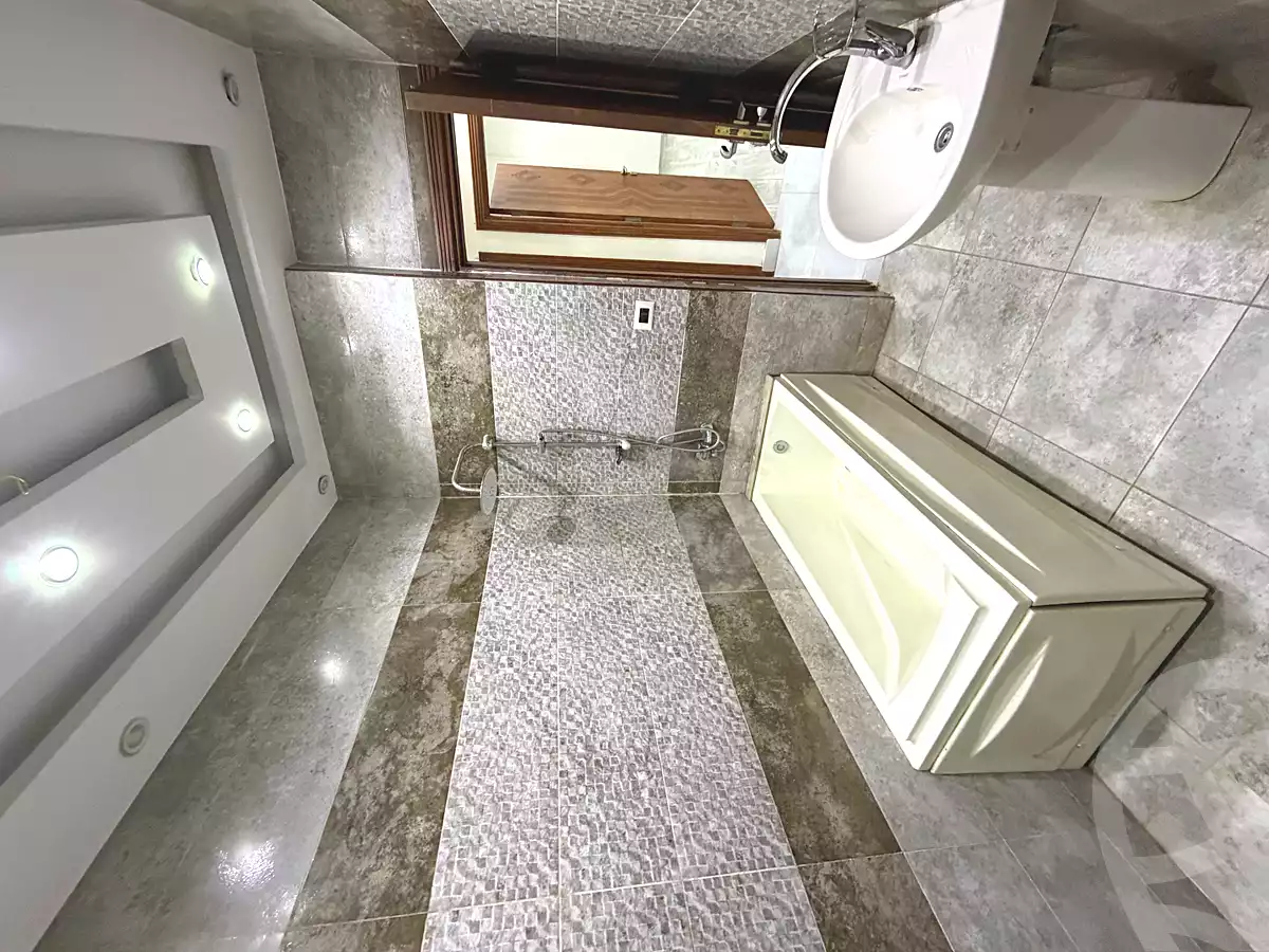 https://aqarmap.com.eg/ar/listing/7363442-for-sale-cairo-al-oubour-el-hay-el-taseaa-el-thaqafa-st