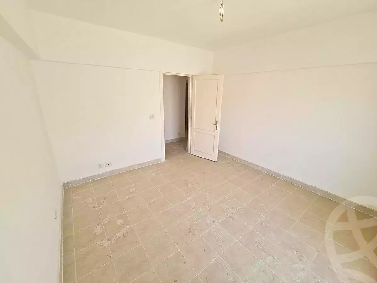 https://aqarmap.com.eg/ar/listing/7364997-for-sale-cairo-new-cairo-lrhb-city-phase-8