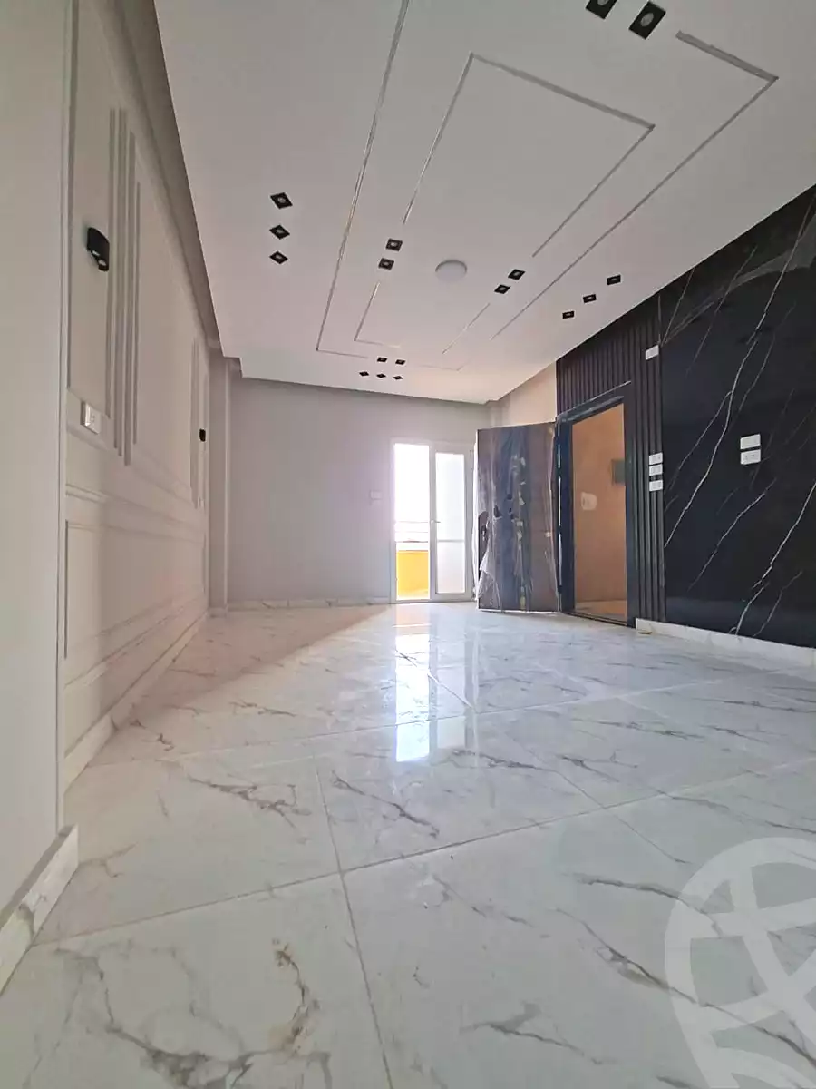 https://aqarmap.com.eg/ar/listing/7365508-for-sale-cairo-6th-of-october-el-ahyaa-neighborhood-2nd-divided-from-al-kafrawei-st