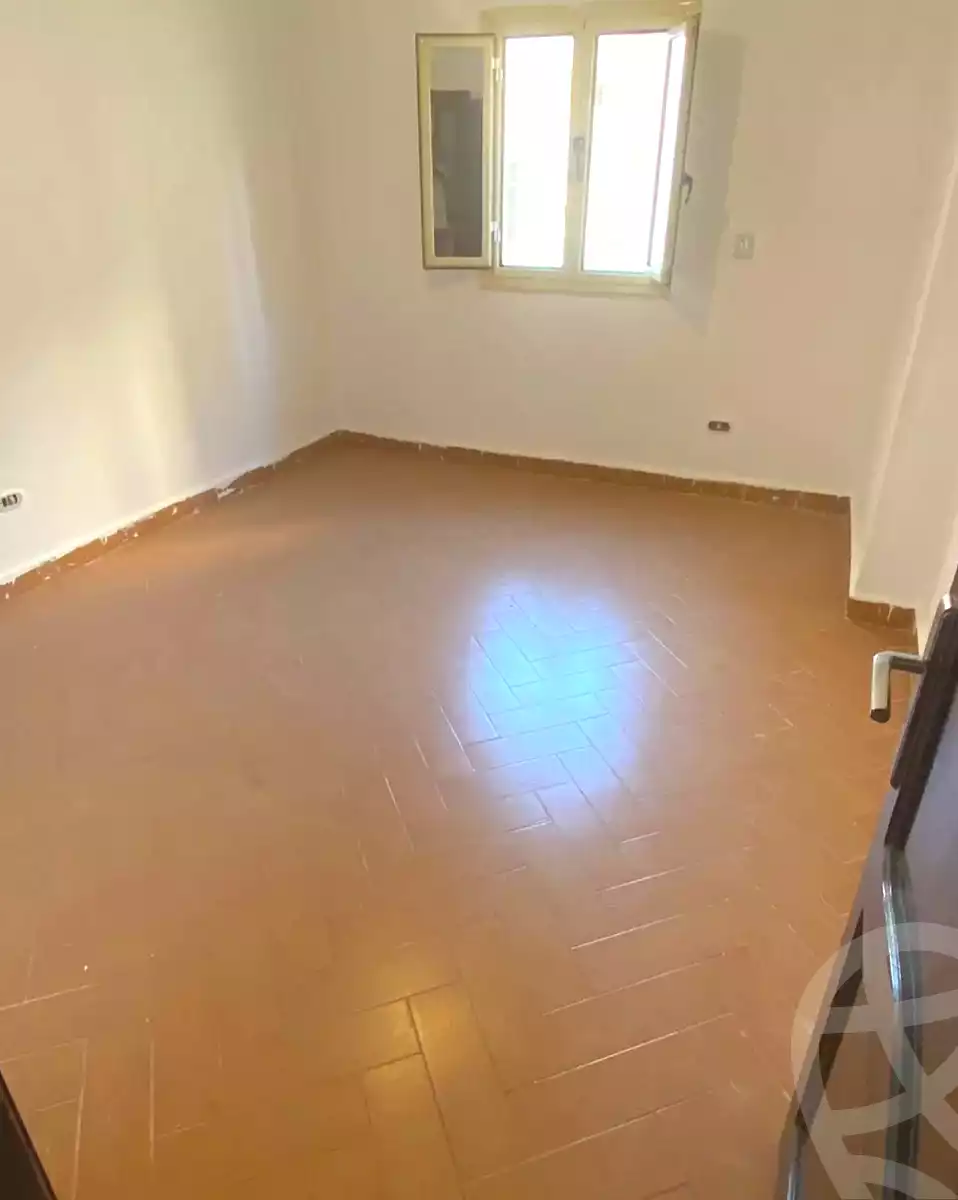 https://aqarmap.com.eg/ar/listing/7366094-for-sale-alexandria-ganaklis