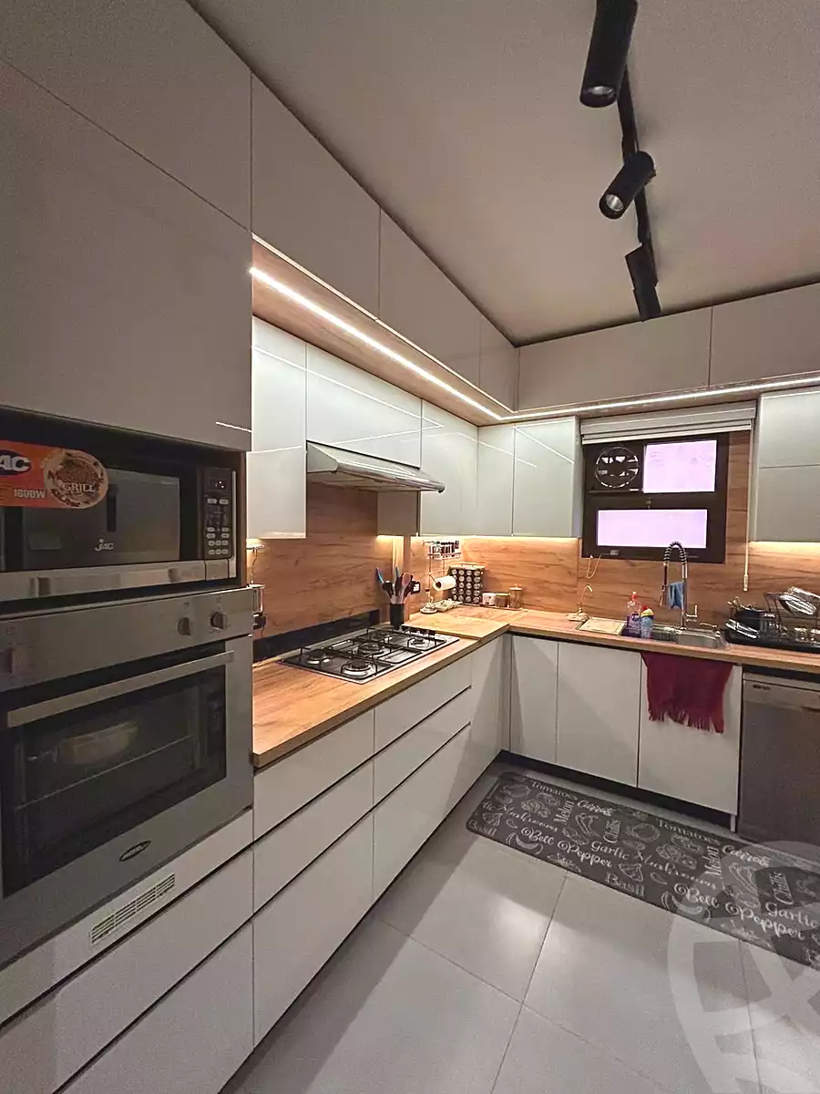 https://aqarmap.com.eg/ar/listing/7366363-for-sale-cairo-new-cairo-lrhb-city-phase-5-talaat-mostafa-st