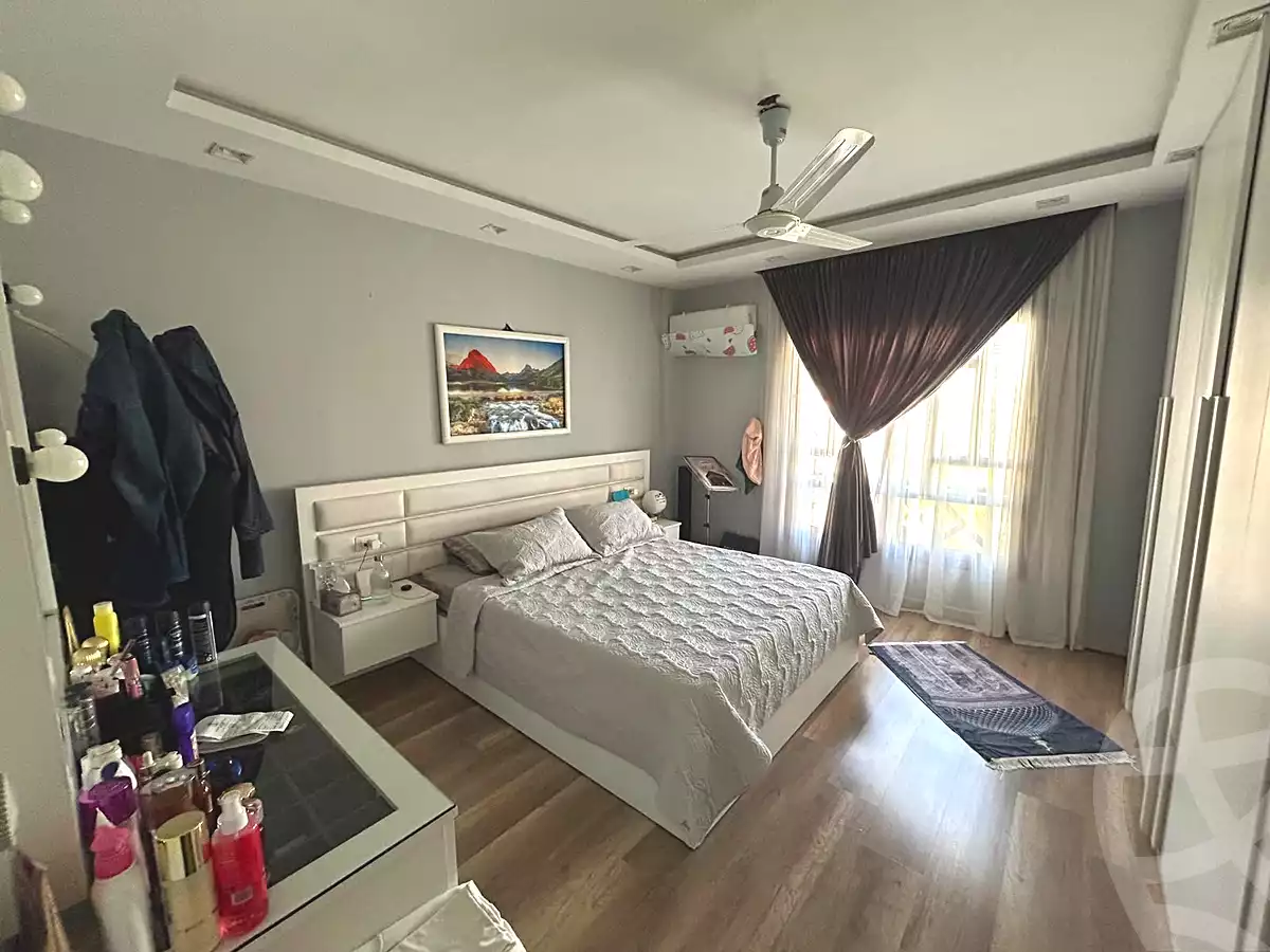 https://aqarmap.com.eg/ar/listing/7366363-for-sale-cairo-new-cairo-lrhb-city-phase-5-talaat-mostafa-st