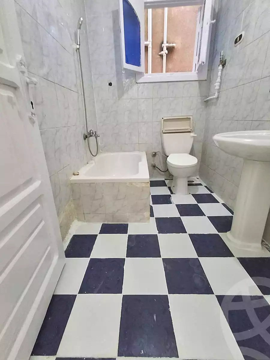https://aqarmap.com.eg/en/listing/7366743-for-sale-alexandria-al-agamy-shataa-el-nakheel