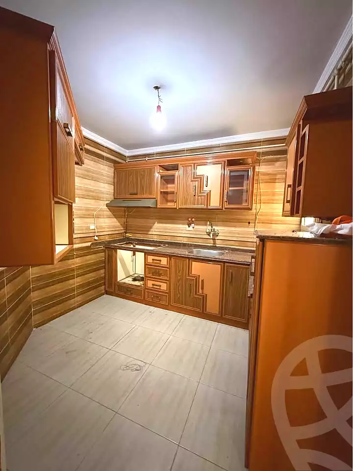 https://aqarmap.com.eg/ar/listing/7367706-for-sale-alexandria-sydy-bshr-sydy-bshr-bhry-mohamed-el-srafi-st.