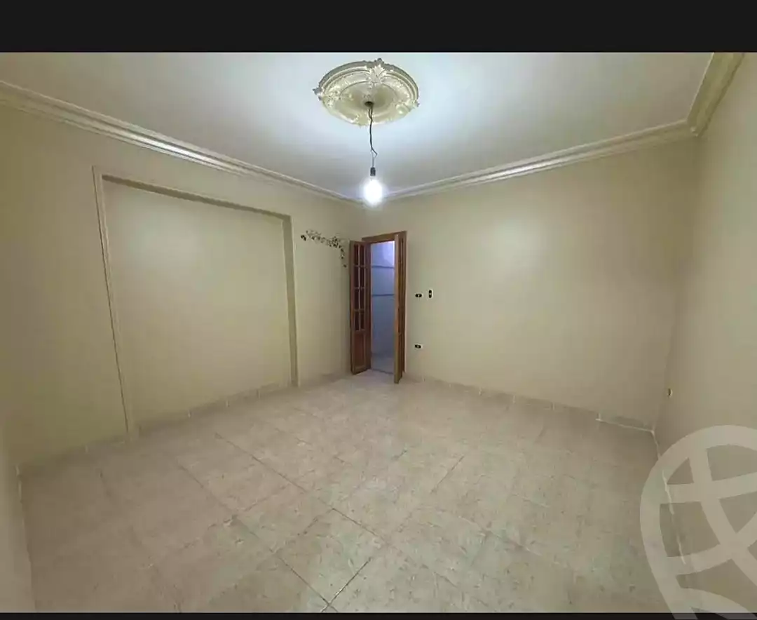 https://aqarmap.com.eg/ar/listing/7368395-for-sale-alexandria-miami-shr-jml-bd-lnsr