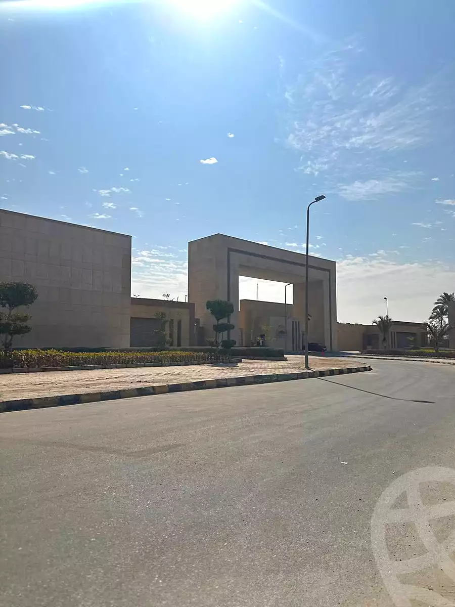 https://aqarmap.com.eg/ar/listing/7361809-for-sale-cairo-6th-of-october-hadaeq-october-golden-square