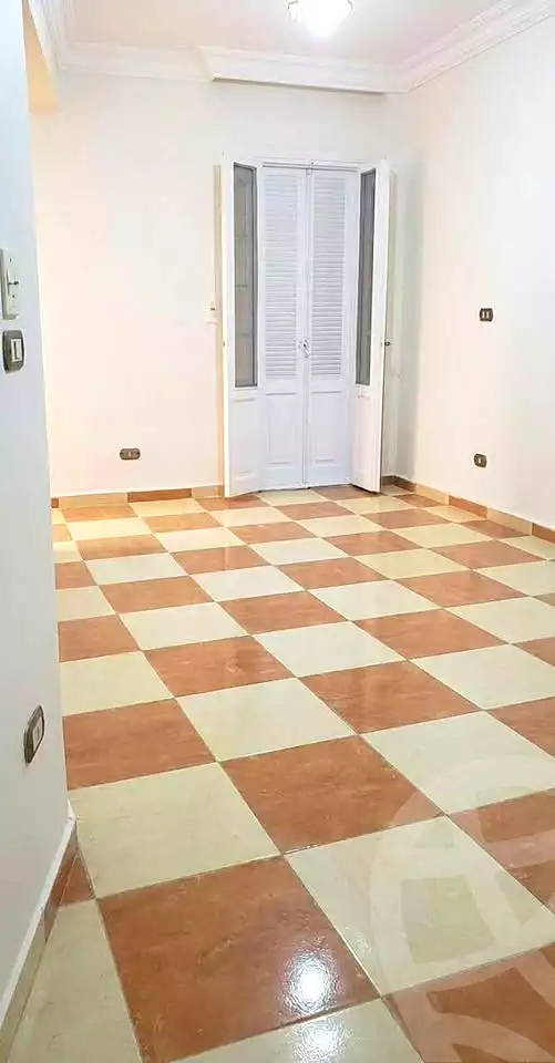 https://aqarmap.com.eg/ar/listing/7369009-for-sale-alexandria-sydy-bshr-sydy-bshr-bhry-ali-hipa-st