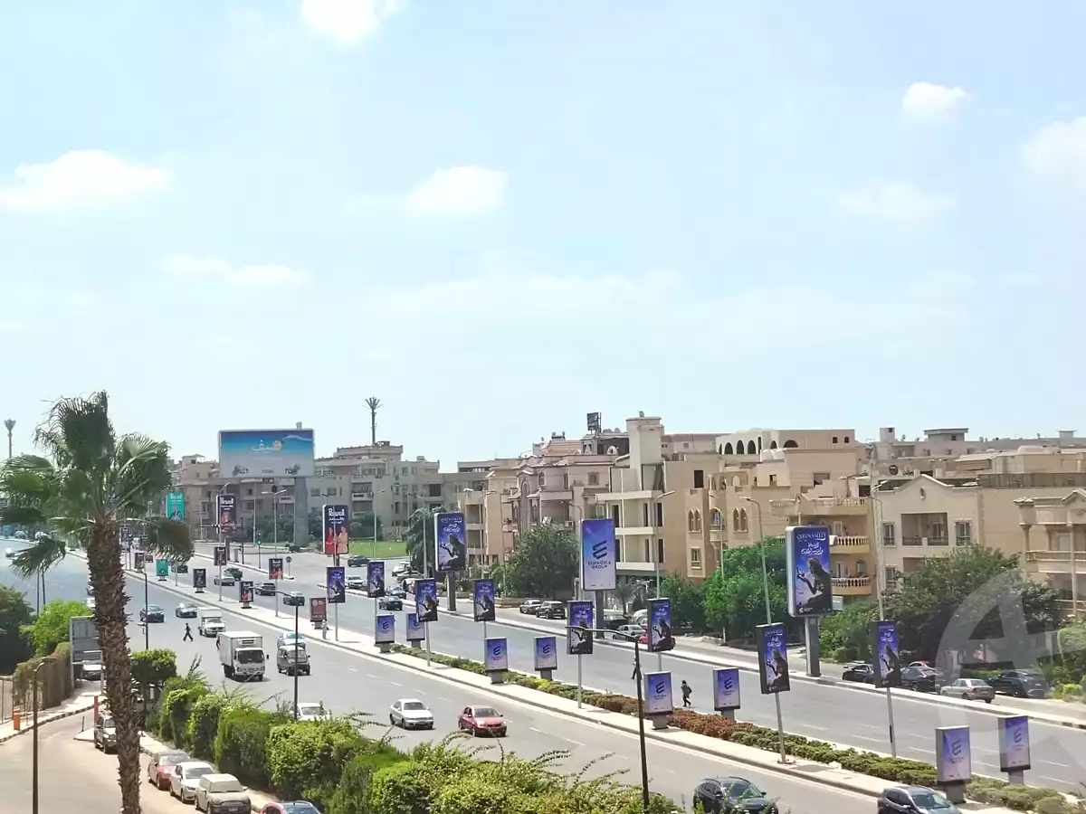 https://aqarmap.com.eg/en/listing/7369074-for-sale-cairo-new-cairo-lrhb-city-phase-4-mohammed-farid-st