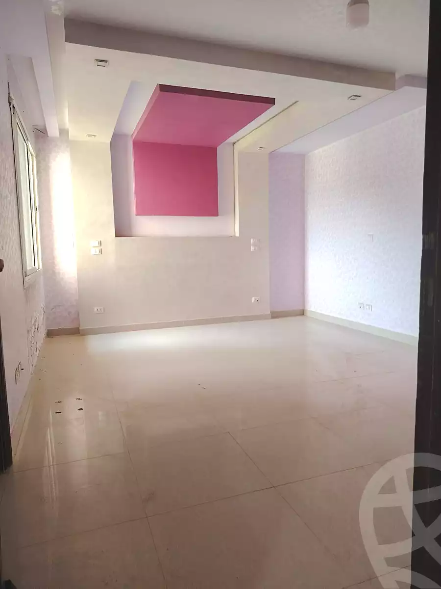 https://aqarmap.com.eg/en/listing/7369074-for-sale-cairo-new-cairo-lrhb-city-phase-4-mohammed-farid-st