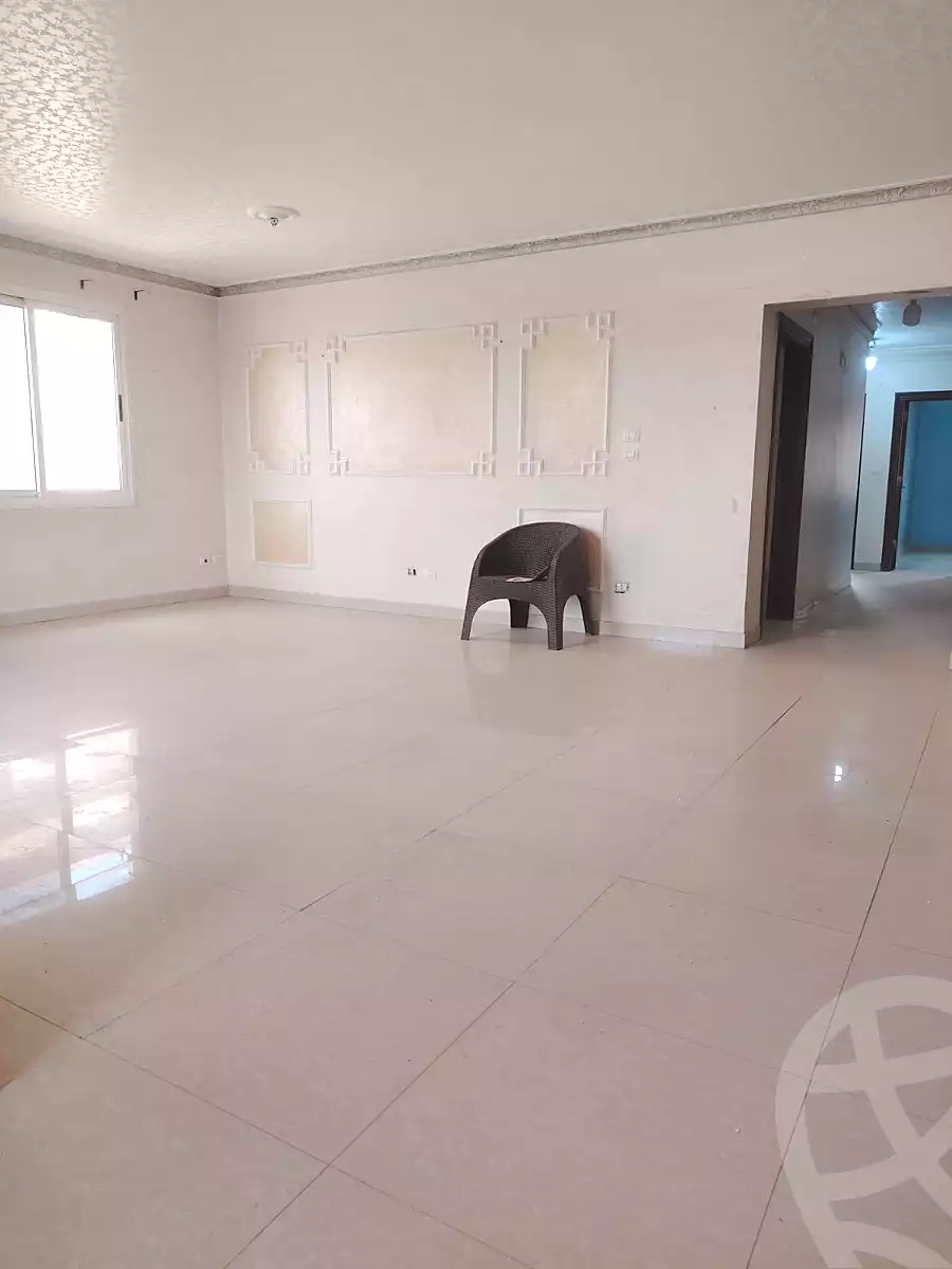 https://aqarmap.com.eg/en/listing/7369074-for-sale-cairo-new-cairo-lrhb-city-phase-4-mohammed-farid-st