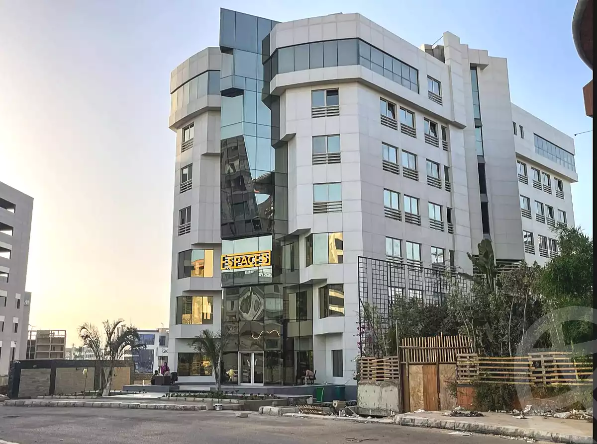 https://aqarmap.com.eg/ar/listing/7369902-for-rent-cairo-new-cairo-90th-street-south-teseen-st