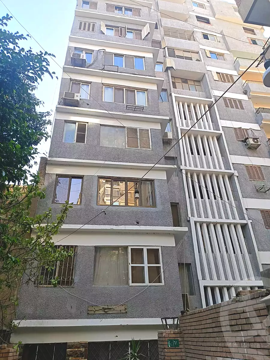 https://aqarmap.com.eg/ar/listing/7370011-for-sale-cairo-helwan-lmjwr-lrb-lmshrw-lmryky-street-104