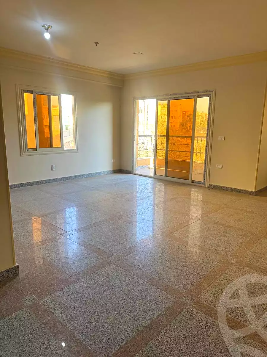 https://aqarmap.com.eg/ar/listing/7370314-for-sale-cairo-new-cairo-first-settlement-neighbourhood-10-el-shaheed-abdul-fattah-ahmed-st