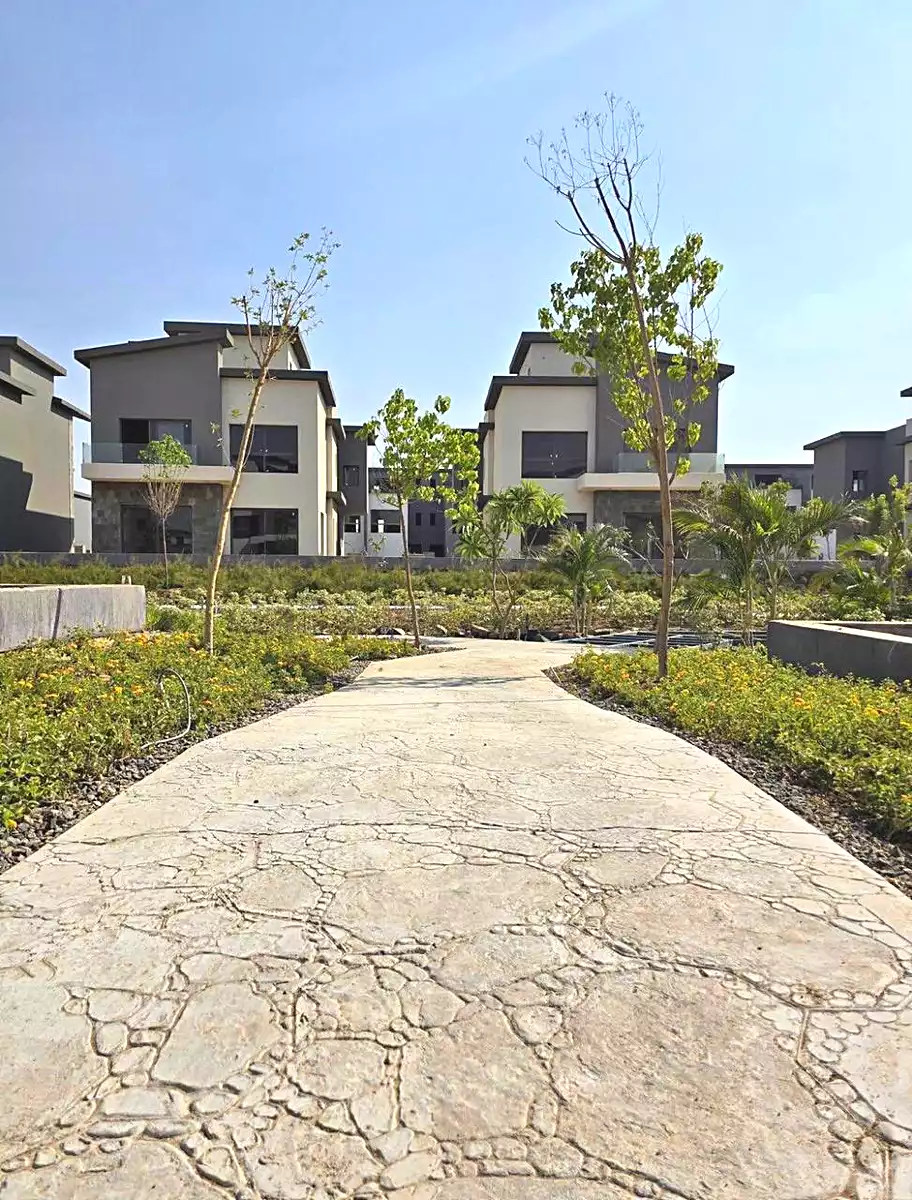 https://aqarmap.com.eg/en/listing/7371630-for-sale-cairo-new-cairo-compounds-the-crest-compound-il-cazar