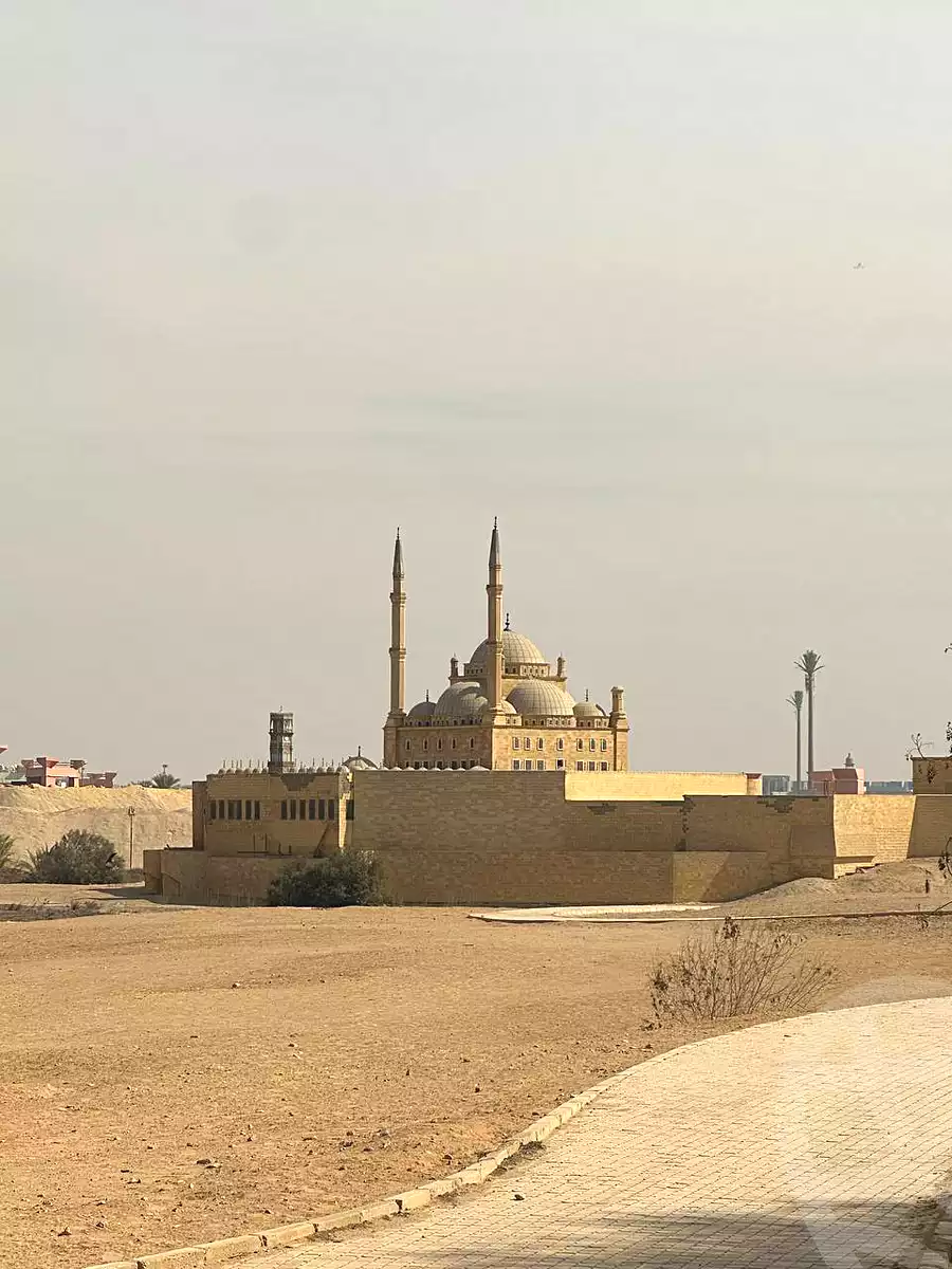 https://aqarmap.com.eg/ar/listing/7371802-for-sale-cairo-6th-of-october-hadaeq-october-golden-square